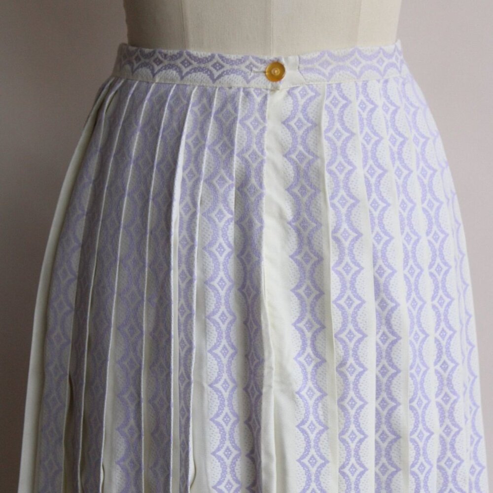 Vintage 1960s Skirt, Bobbie Brooks Pleated Purple and White Full Skirt. - Picture 10 of 10